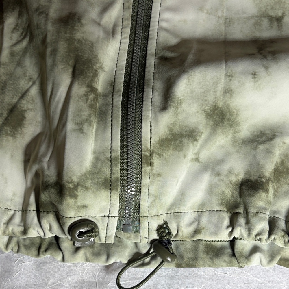 Sara Olive and White Cropped Tie-Dye Bomber Jacket - Picture 4 of 7